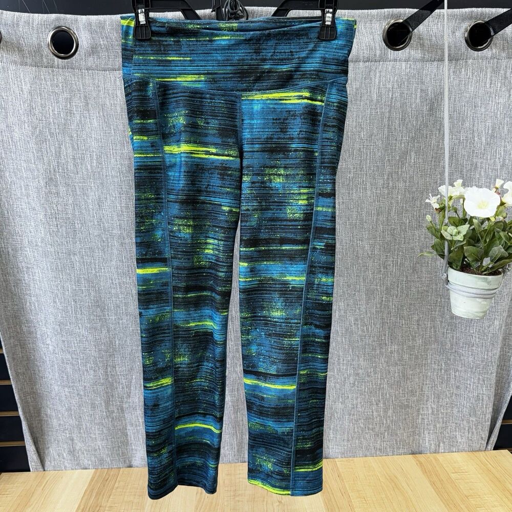 OLD NAVY Capri Athletic Yoga Pants Women Tall Medium Strech Pocket Blue Geo